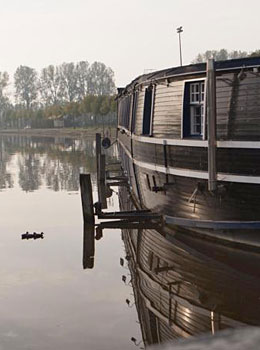 Boat Hotel De Barge