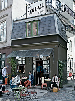 Central Hotel & Cafe