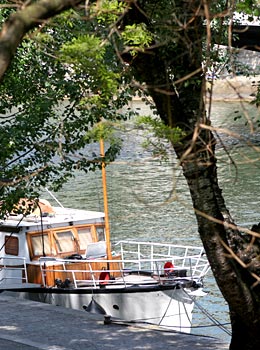 Le Yacht de Paris