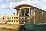 photo la cabane sur l'eau