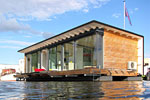 photo modern houseboat